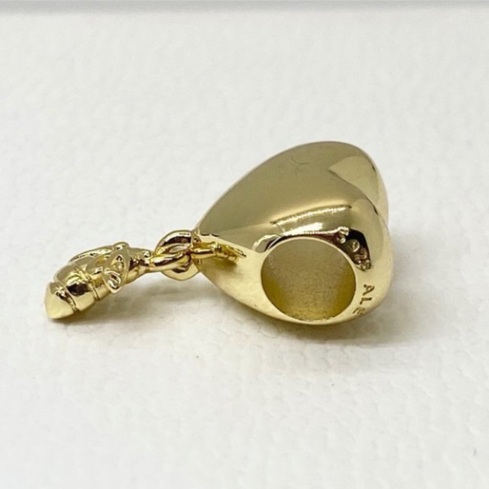 PANDORA Shine 18k gold Heart And Bee Dangle Charm